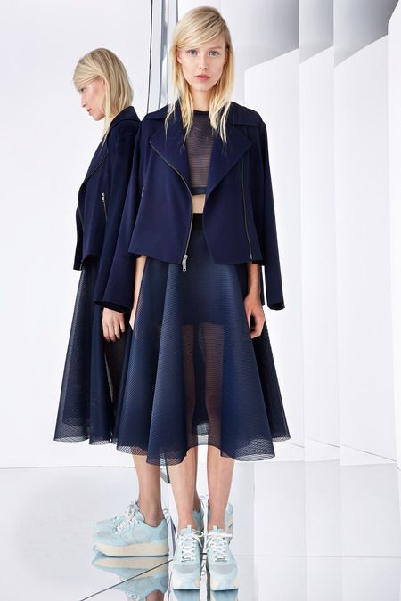style-com_dark-blue-sheer-outfit_madebynoemi_inspiration